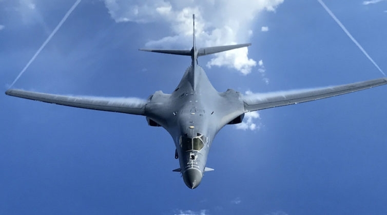 Quân đội Mỹ điều 4 máy bay ném bom tới đảo Guam