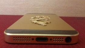 iPhone 5 mạ vàng khảm rồng đầu tiên tại Việt Nam
