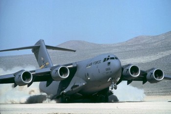 Australia nhận 2 máy bay vận tải C-17 của Boeing