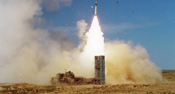 Nga bắt đầu bàn giao hệ thống phòng không S-300 cho Iran