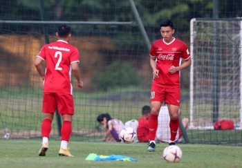 HLV Lê Thuỵ Hải: "Muốn vô địch AFF Cup, tuyển Việt Nam cần thêm may mắn"