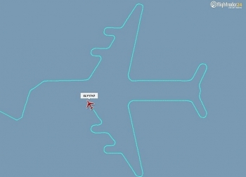 Hãng hàng không Israel tạo hình máy bay trên nền trời