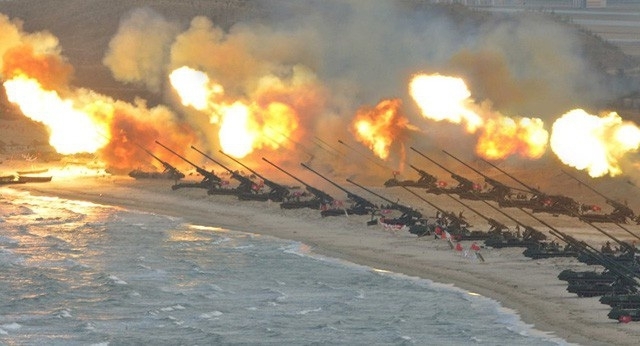 Triều Tiên tập trận pháo binh bắn đạn thật