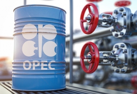 Giá dầu tăng bất ngờ do OPEC+ có tuyên bố gây sốc về sản lượng