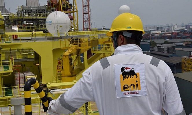 CEO Eni: Châu Âu sẽ ngày càng phụ thuộc vào dầu Mỹ