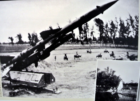 Người Hà Nội đối đầu với pháo đài bay - B52