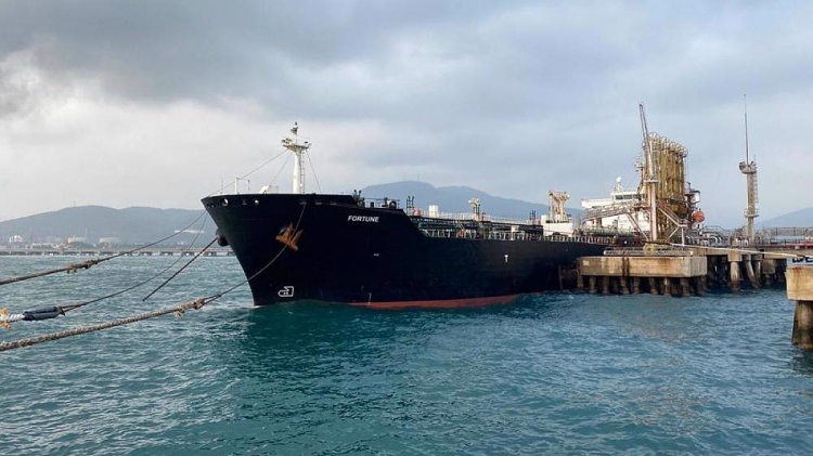 Đội tàu Iran từng vận chuyển dầu đến Venezuela đột ngột tắt tín hiệu
