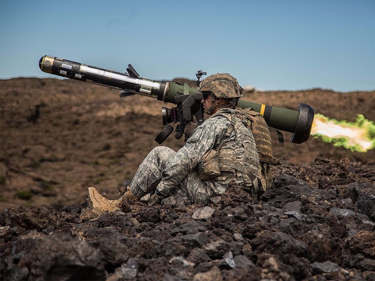 Mỹ chuyển các hệ thống tên lửa chống tăng tới Ukraine