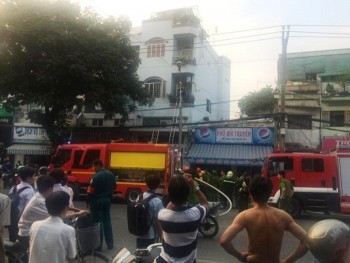 Cháy nhà hàng gần khu phố Tây ở Sài Gòn