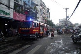 TP HCM: Xảy ra cháy gần chợ Phạm Văn Hai