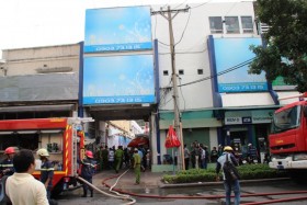 Cháy siêu thị giữa trung tâm Sài Gòn