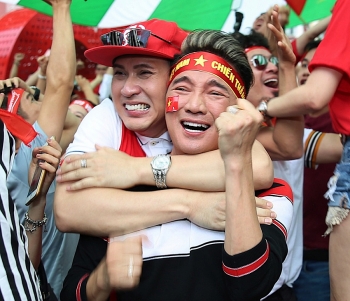 [Chùm ảnh] Sao Việt nhiều cảm xúc với trận chung kết của U23 Việt Nam
