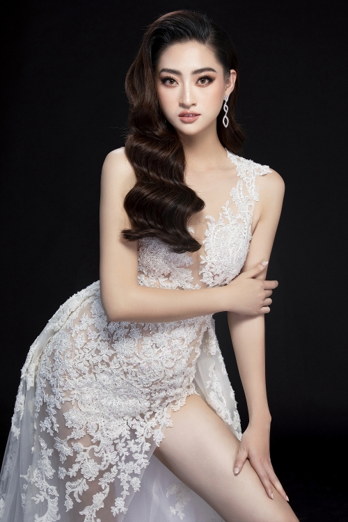 Hoa hậu Lương Thùy Linh - Mỹ nhân của năm!