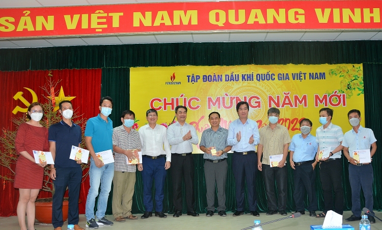 Lãnh đạo Petrovietnam kiểm tra tình hình, động viên người lao động trên công trường NMNĐ Sông Hậu 1