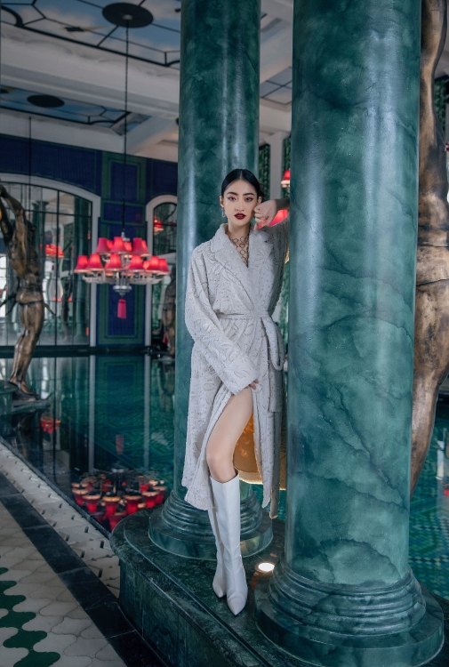 Hoa hậu Lương Thùy Linh phô diễn đường cong gợi cảm trong bộ ảnh mới