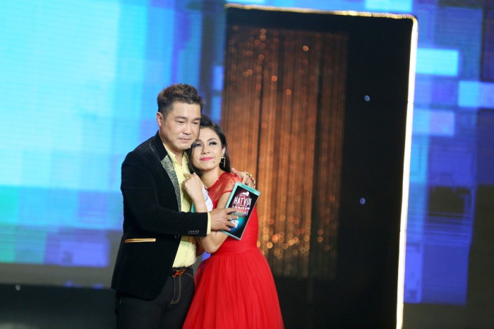 Việt Trinh tiết lộ về nụ hôn đầu tiên với Lý Hùng