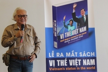 Nhà báo Giản Thanh Sơn ra mắt sách ảnh “Vị thế Việt Nam”