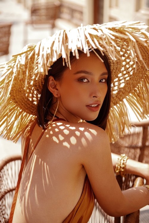 Hoa hậu Tiểu Vy khoe sắc vóc nóng bỏng trong bộ ảnh mới