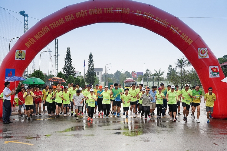 pvfcco phat dong phong trao moi nguoi tham gia mot mon the thao vi suc khoe viet nam