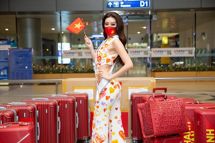 Hoa hậu Khánh Vân lên đường sang Mỹ dự thi Miss Universe 2021