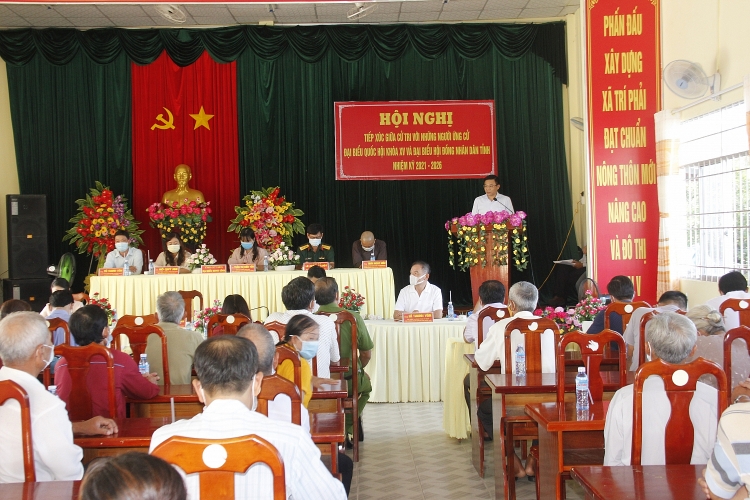 Đồng chí Lê Mạnh Hùng tiếp xúc cử tri tại hai xã Trí Phải, Trí Lực, huyện Thới Bình, tỉnh Cà Mau