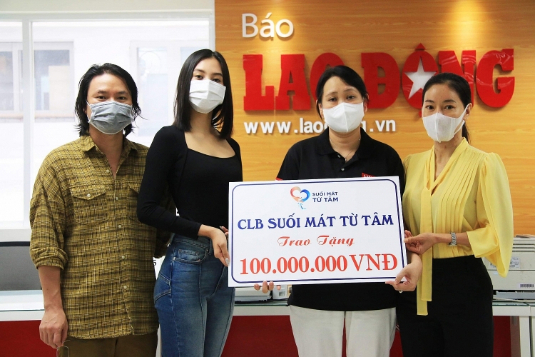 Hoa hậu Tiểu Vy kêu gọi cộng đồng quyên góp mua vaccine cho công nhân nghèo