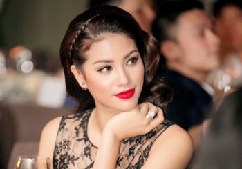 Hoa hậu Phạm Hương cuốn hút với style cổ điển