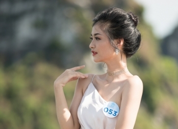 Người đẹp Miss World Việt Nam trổ tài catwalk trên du thuyền 5 sao