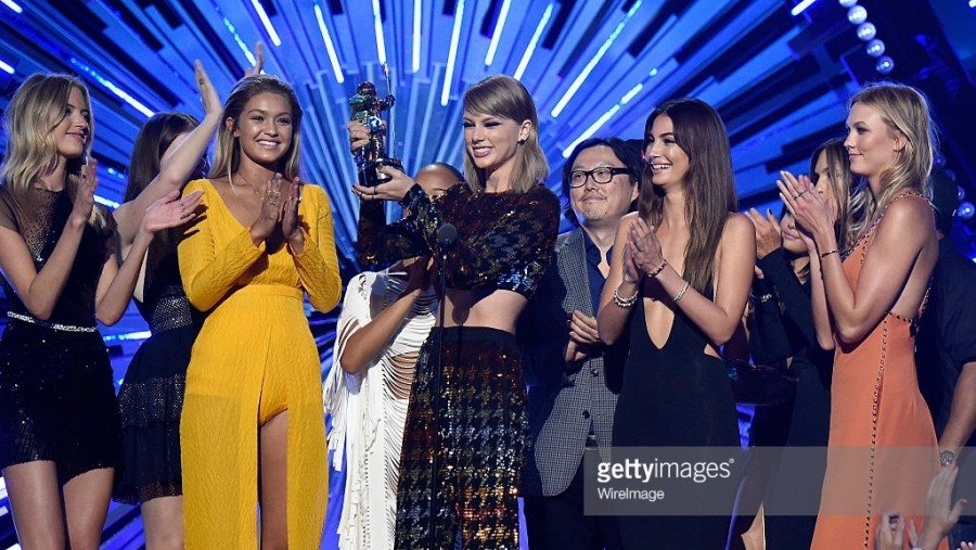 Taylor Swift vượt mặt đàn chị tại VMA 2015