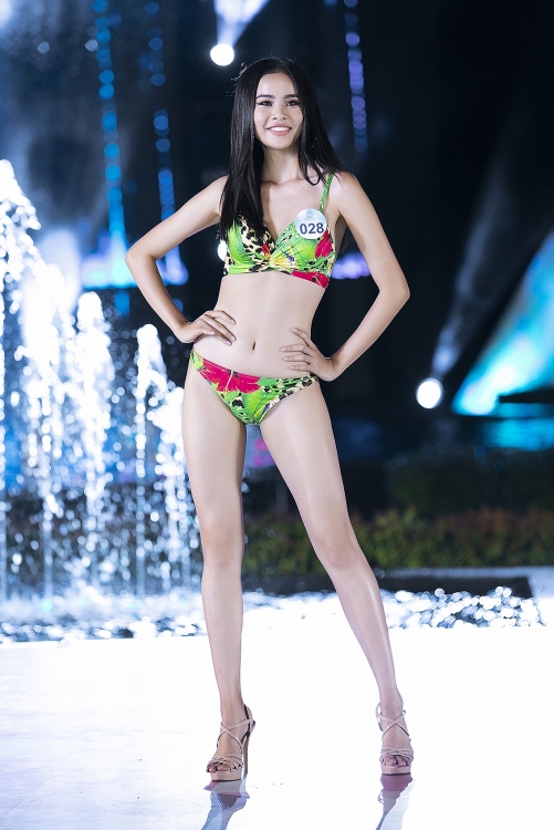 Miss World Vietnam: Người đẹp biển đọ dáng nóng bỏng với bikini