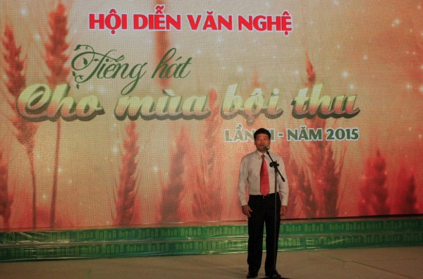 pvfcco tung bung hoi dien tieng hat cho mua boi thu 2015