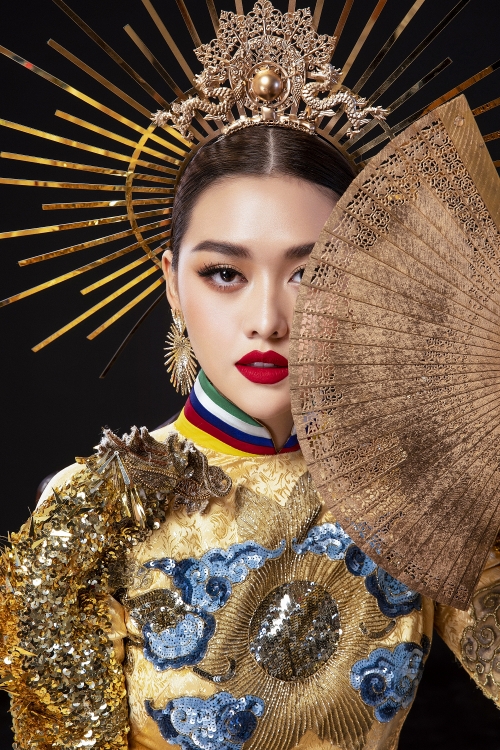 Lộ diện quốc phục của Á hậu Tường San tại Hoa hậu Quốc tế 2019