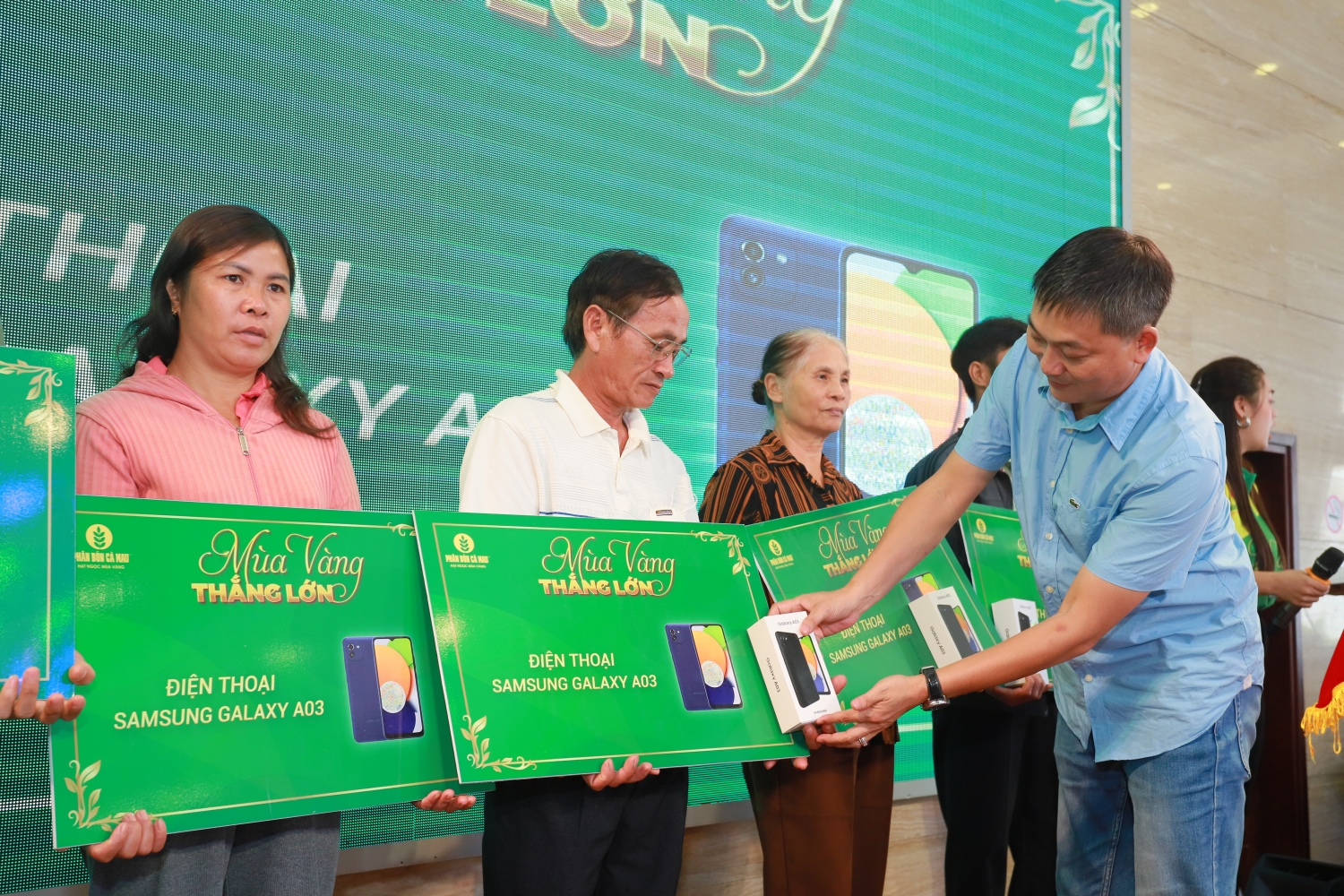Chương trình “Mùa vàng thắng lớn” của PVCFC: Canh nông hiệu quả, nhận quà giá trị