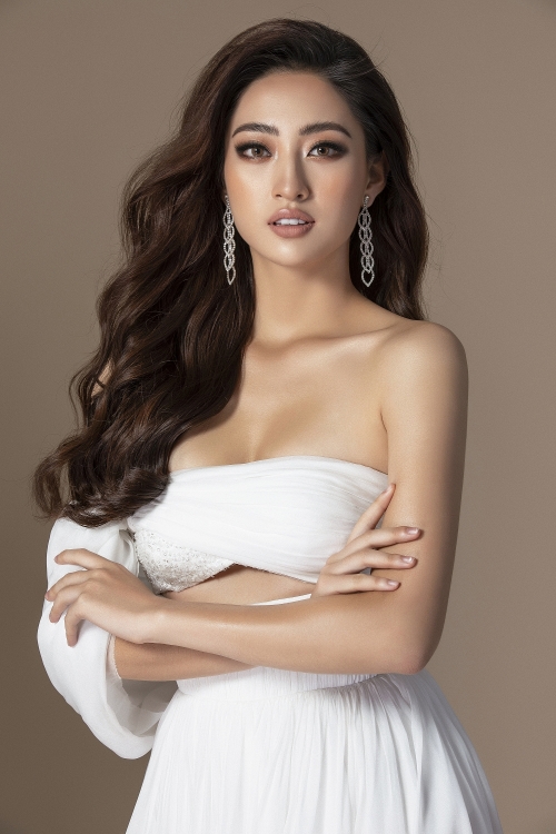 Hoa hậu Lương Thuỳ Linh xuất hiện như nữ thần trên trang chủ Miss World