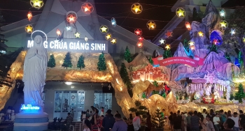 Lung linh Giáng sinh nơi xóm đạo