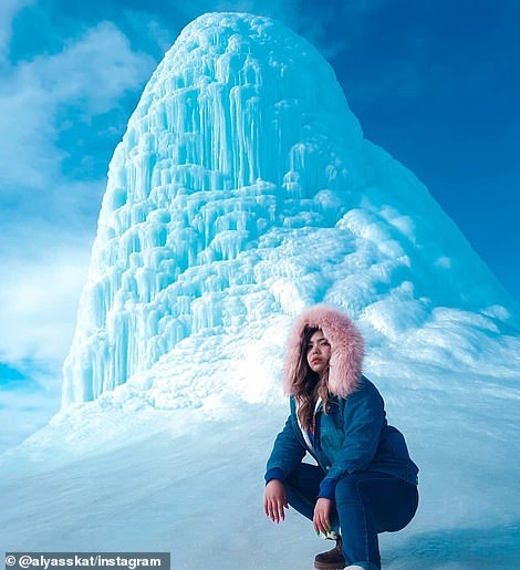 Hiện tượng Núi lửa băng kỳ lạ thu hút khách du lịch khắp nơi trên thế giới