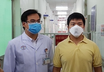 Một trong hai bệnh nhân nhiễm virus Corona đầu tiên ở Việt Nam được xuất viện