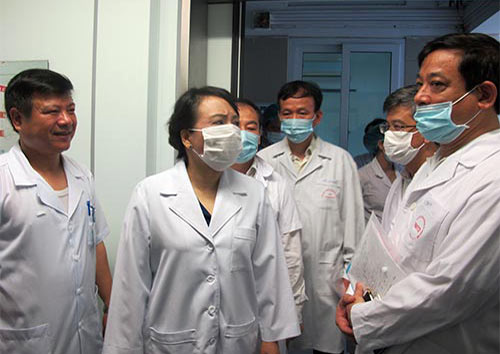 Lực lượng kiểm dịch y tế tại sân bay Tân Sơn Nhất bị quá tải. 