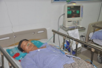Bệnh nhân đái tháo đường bị bỏng nặng vì chườm lá ngải cứu