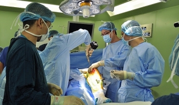 Hơn 500 bệnh nhân đã được phẫu thuật thành công bằng robot