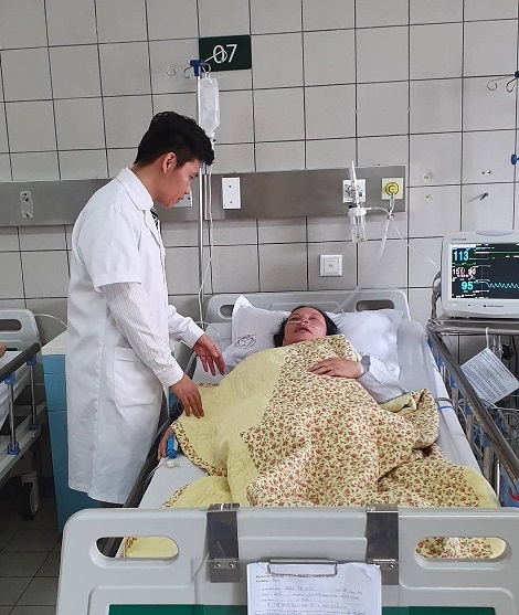 Lần đầu tiên tại Việt Nam cắt thùy phổi nội soi chỉ một đường rạch