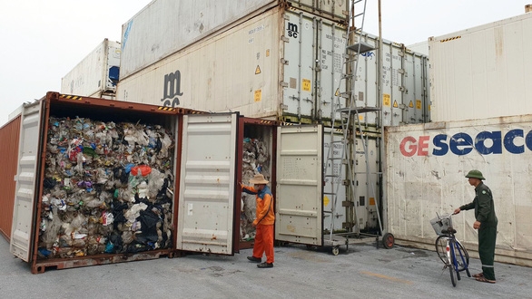 Phế liệu tồn đọng tại các cảng biển đã giảm gần 9.500 container