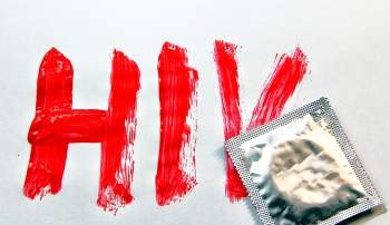 Nhiễm HIV ở nhóm đồng tính nam tăng gấp ba lần