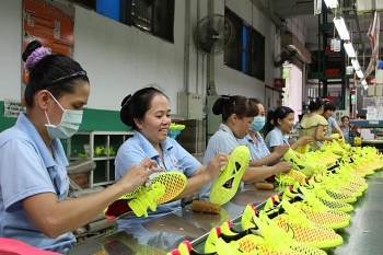 Xuất khẩu tăng, nhưng chỉ có 10% giá trị đôi giày là của Việt Nam