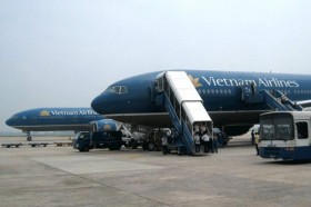 Vietnam Airlines hủy nhiều chuyến bay do bão số 8