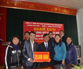 PVD Well Services tặng quà cho trường tiểu học ở Nam Định