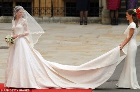 10 bộ váy cưới đắt giá nhất thế giới
