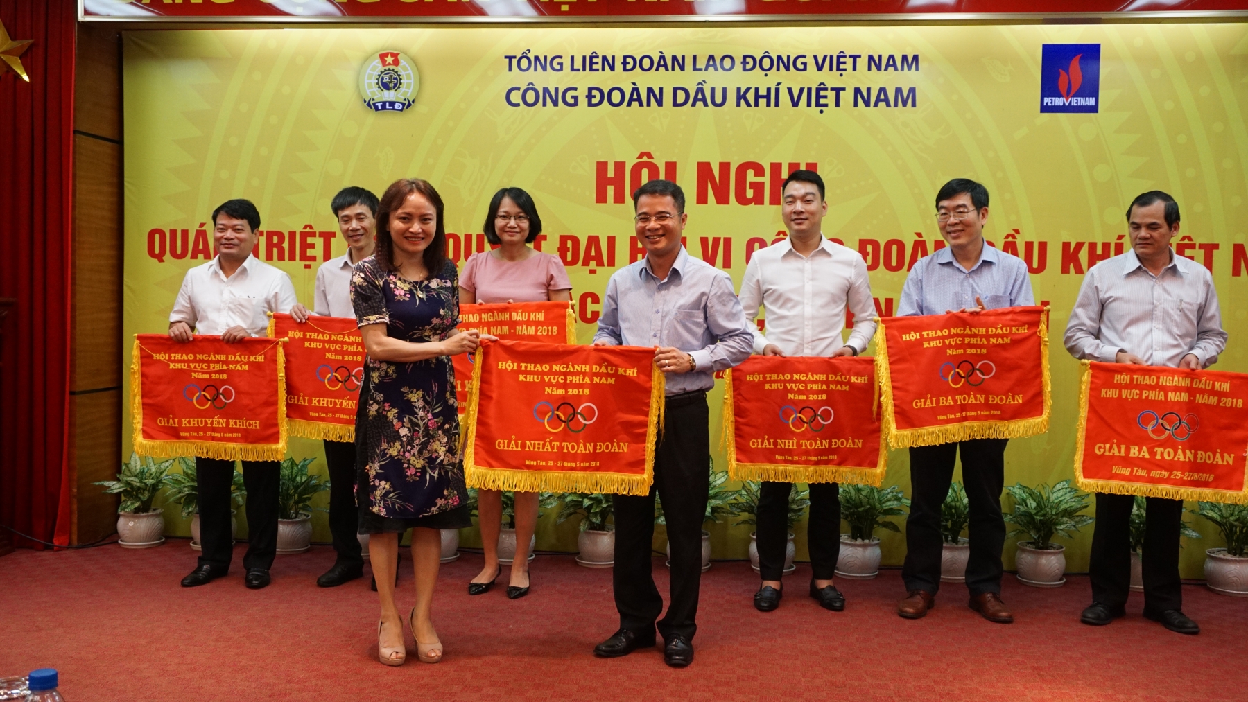 cong doan dau khi viet nam quan triet nghi quyet dai hoi lan thu vi