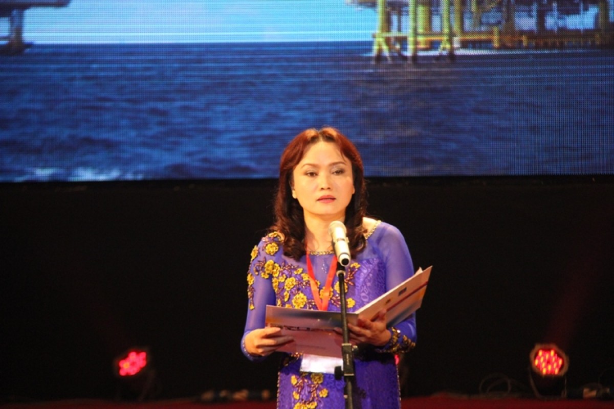 Chủ tịch Công đoàn Dầu khí Việt Nam Nghiêm Thùy Lan phát biểu