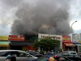 Hà Nội: Hỏa hoạn ở gara ô tô